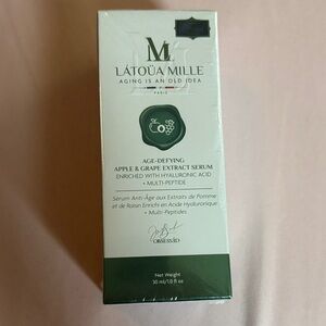 Age-Defying Serum Apple & Grape Extract Serum Enriched with Hyaluronic Acid BNIB